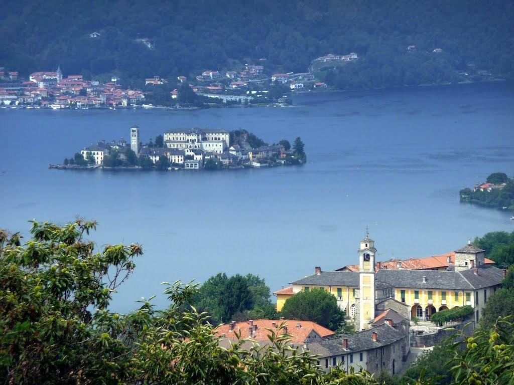 Centro Di Spiritualita Maria Candida Armeno ภายนอก รูปภาพ