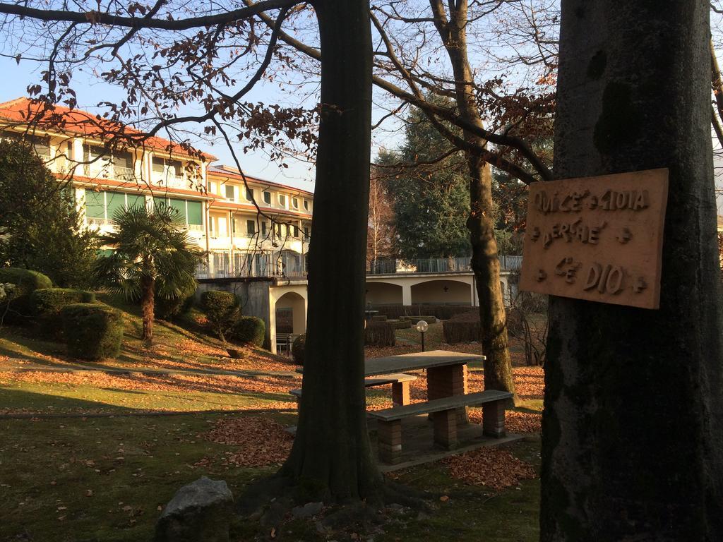 Centro Di Spiritualita Maria Candida Armeno ภายนอก รูปภาพ