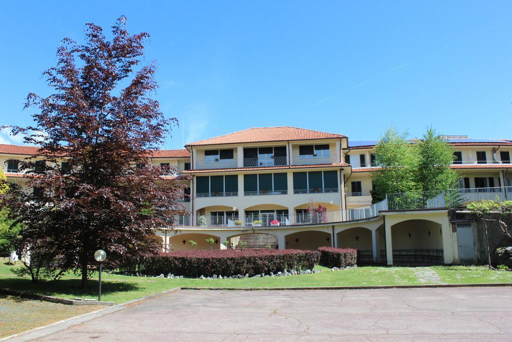 Centro Di Spiritualita Maria Candida Armeno ภายนอก รูปภาพ
