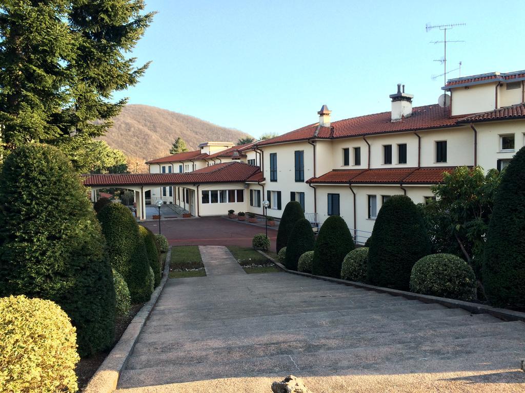 Centro Di Spiritualita Maria Candida Armeno ภายนอก รูปภาพ