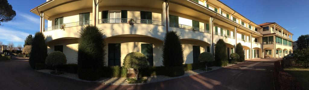 Centro Di Spiritualita Maria Candida Armeno ภายนอก รูปภาพ
