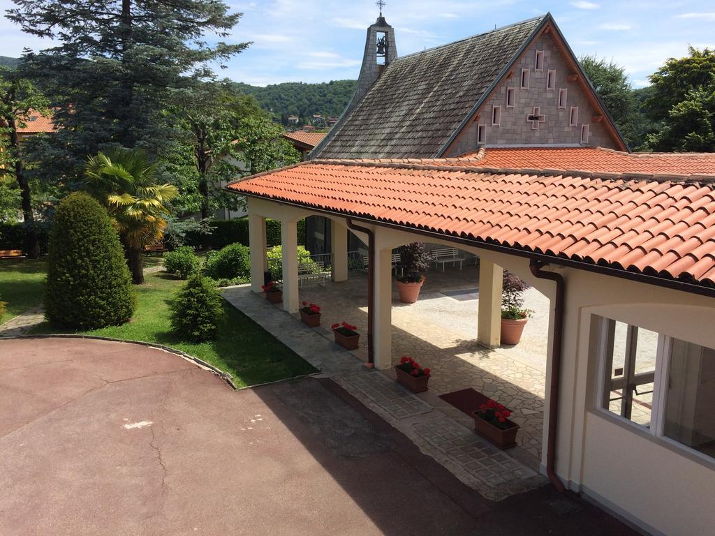 Centro Di Spiritualita Maria Candida Armeno ภายนอก รูปภาพ