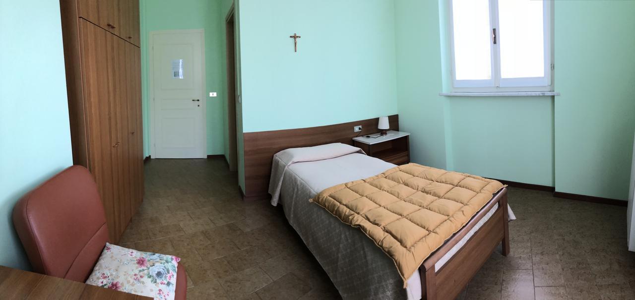 Centro Di Spiritualita Maria Candida Armeno ภายนอก รูปภาพ